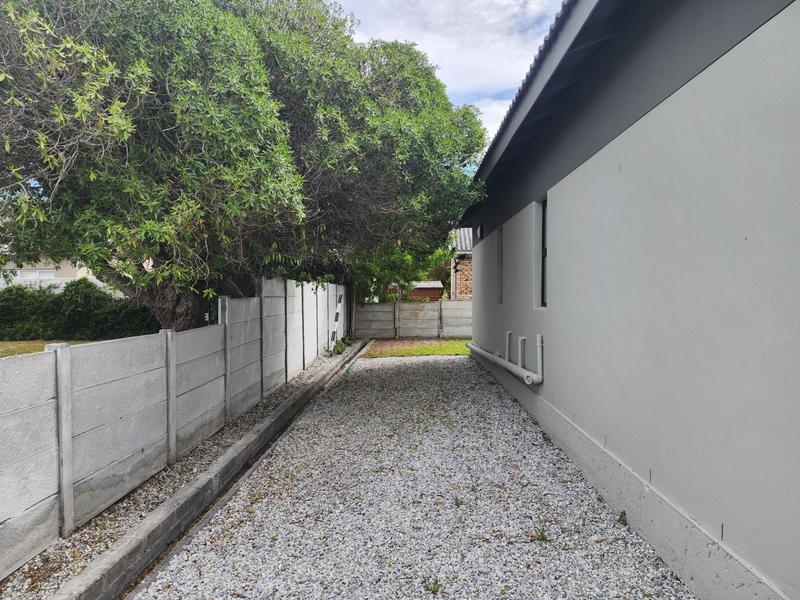 4 Bedroom Property for Sale in Franskraal Western Cape
